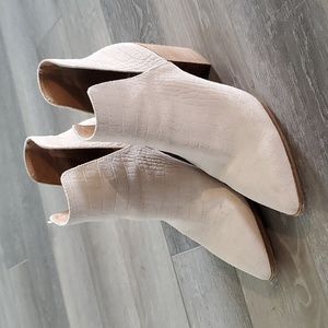 Steve Madden white booties